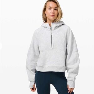 EUC 🍋lululemon athletica Gray Half-Zip Scuba